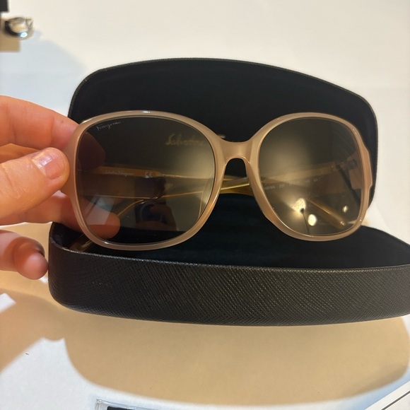 Salvatore Ferragamo Pink Sunglasses - Picture 5 of 7